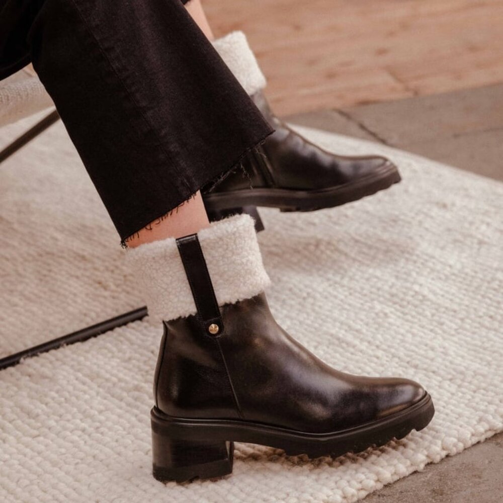 bobbies Aïko Italian Leather Healed Boot with Sherpa Cuff - Picture 2 of 11